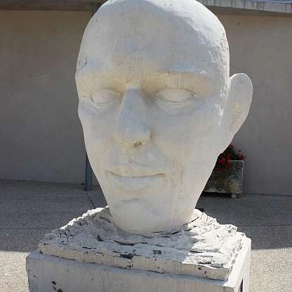 statue.JPG