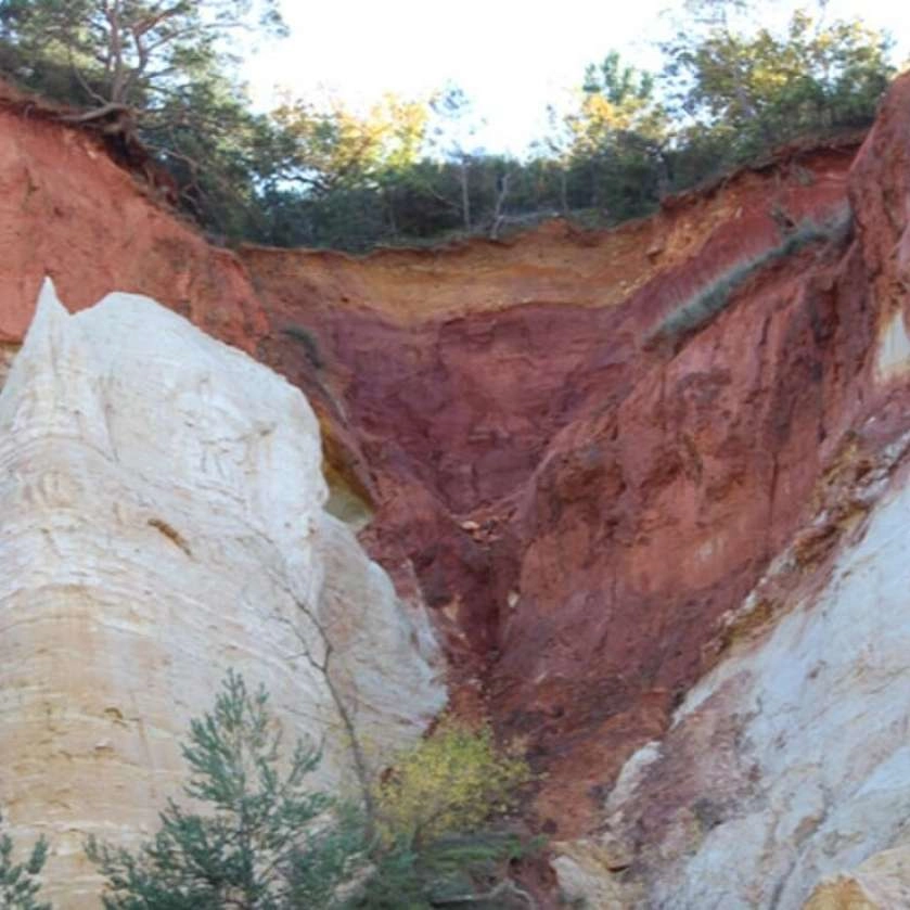 Visites guidées du Colorado provençal en Luberon