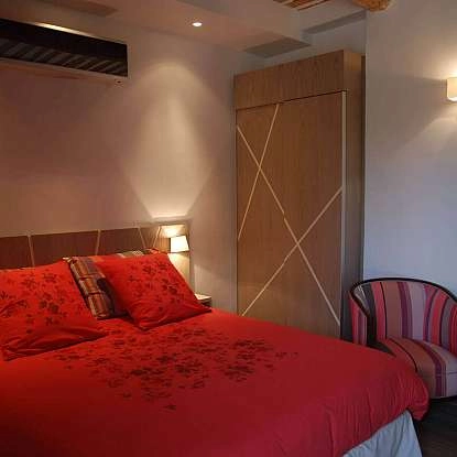 la-maison-magnarelles- Chambre Les Mûriers.jpg