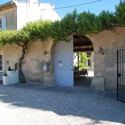 la-maison-magnarelles-luberon Entrée mas - Copie.jpg