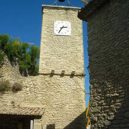 Saumane_-_Tour_de_l'horloge.JPG