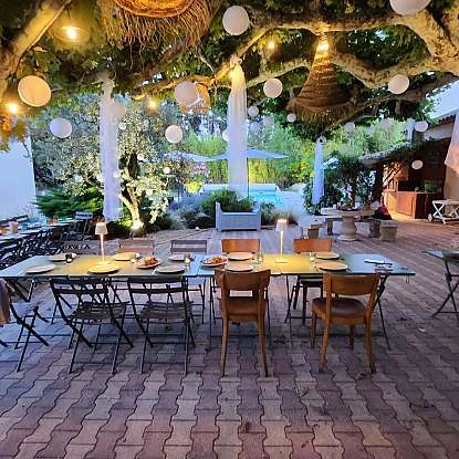 Masdelaterre-ambiance_table_dhotes-isle-sur-la-sorgue-cavaillon-luberon.jpg