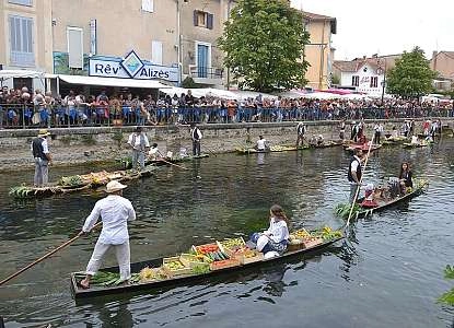 Marché flottant de l'Isle-Sur-La-Sorgue