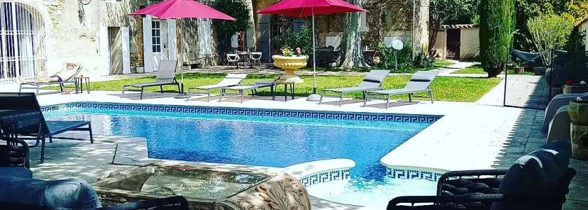 le mas des flaneraies piscine.jpg