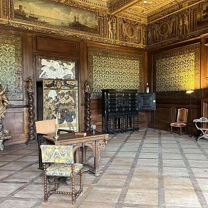 THZ - Le Salon Louis XIII.jpg