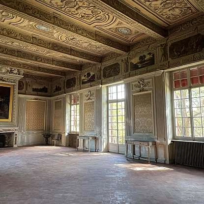 THZ - La Salle de Bal.jpg