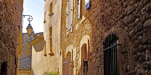 Ruelles du village de Lourmarin