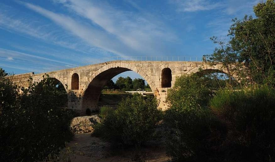 Le Pont-Julien