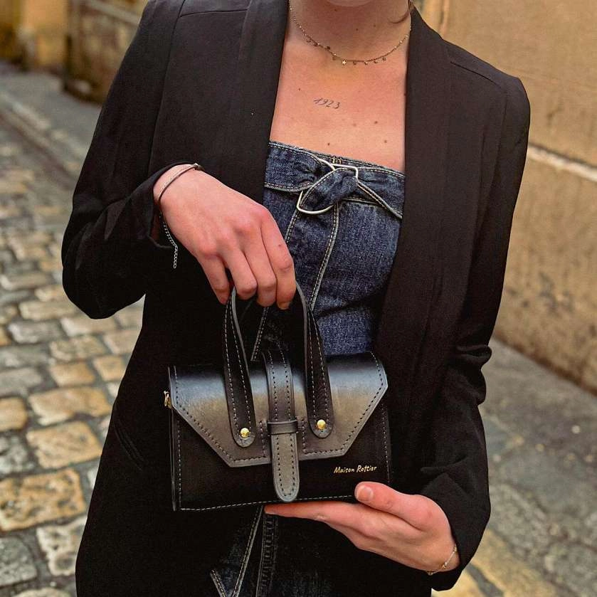 Petit-sac-cuir-noir-1.jpg