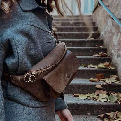 banane-cuir-marron-vintage-2.jpg