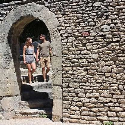 Ce que les couples font dans le Luberon pour une Saint Valentin parfaite