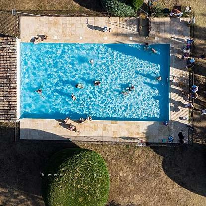 domaine_puyharas_piscine.jpg