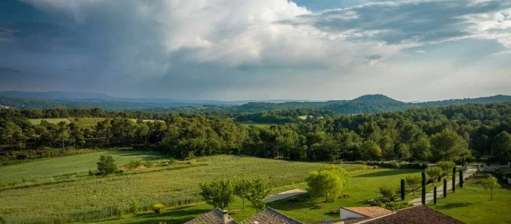 Organiser une cousinade dans le Luberon : le guide complet
