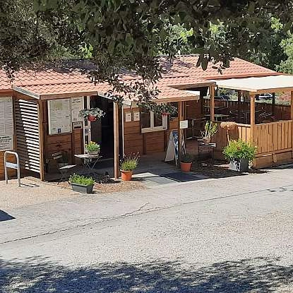 Le Moulin à vent, Camping à Cucuron dans le Luberon
